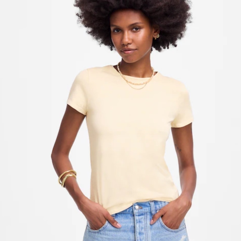 Madewell Essential Slim Tee in Lightweight Cotton Pale Chamois